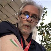 Insegnante di materie scientifiche ed umanistiche, in senso ampio. aiutero’ i miei studenti ad usare con liberta’ e passione, le proprie caratteristiche psico-comportamentali per apprendere bene cio’ di cui hanno bisogno